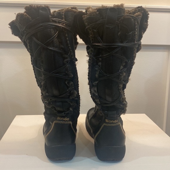 Women’s Blondo Canada Leather & Shearling Lined Back Laced Boots - Picture 5 of 14